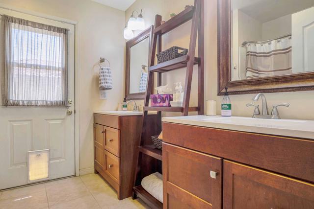 39795 Regency Way, Palm Desert CA: https://media.crmls.org/mediaz/fc0b7d4b-f2be-46ce-9e64-e3be9f992663.jpg
