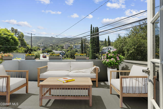 215 Pepper Road, Newbury Park CA: https://media.crmls.org/mediaz/fc0b8fb3-a584-4172-bdd3-485545f94ba2.jpg