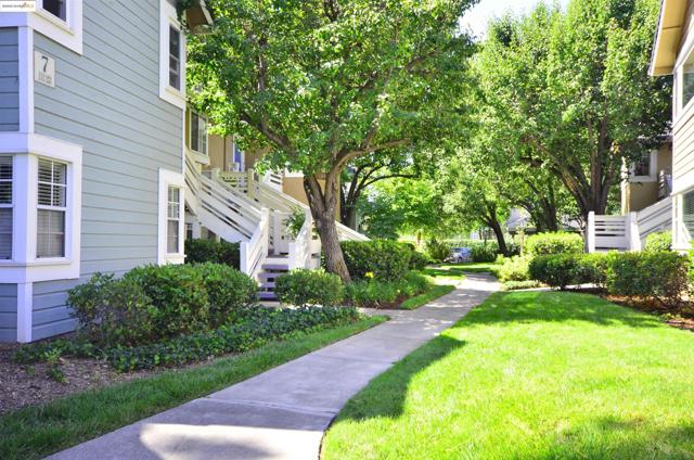 2915 N Texas St, Fairfield CA: https://media.crmls.org/mediaz/fc0bf036-5b82-4811-85fc-f205d77c19b0.jpg