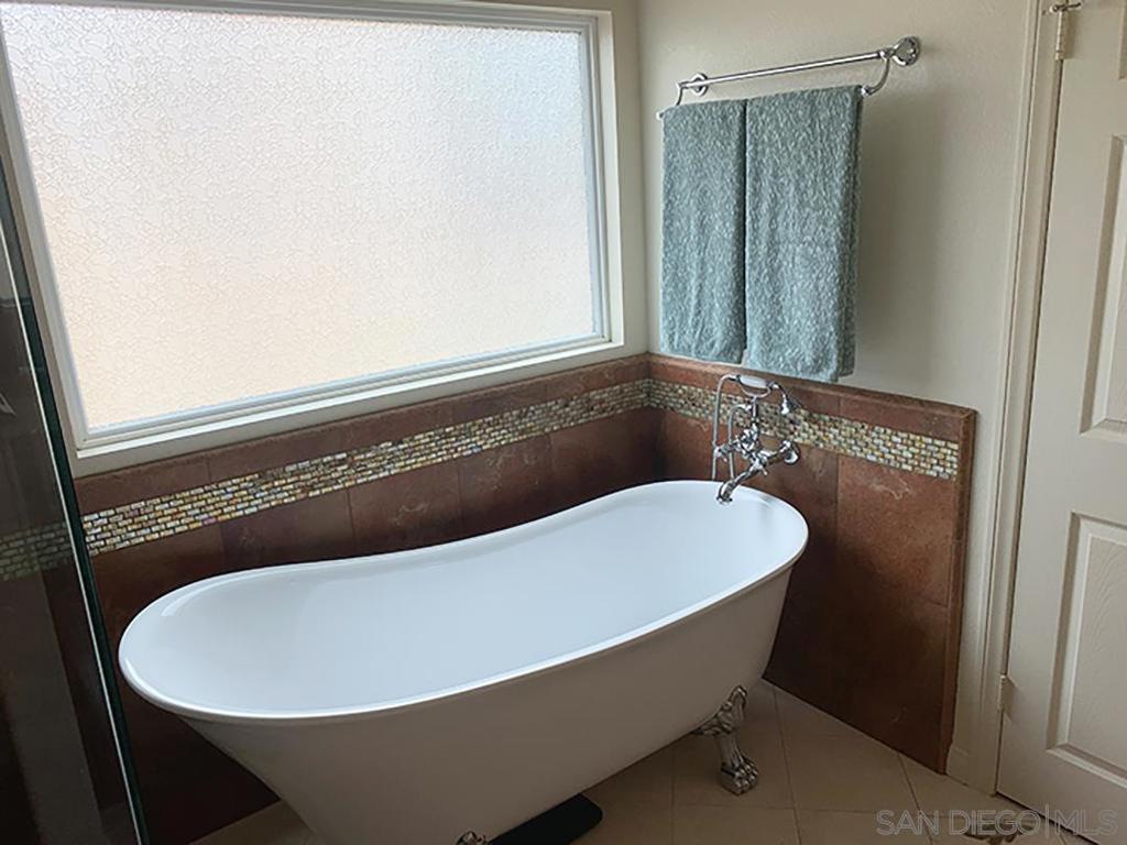 MLS #250040240SD image #23