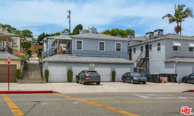 8419 Crenshaw Drive, Inglewood CA: https://media.crmls.org/mediaz/fc0c48aa-8db6-494b-8a32-b1bff3ac8002.jpg