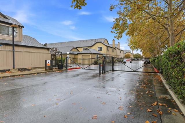 251 Gibson Drive, Hollister CA: https://media.crmls.org/mediaz/fc0cc76d-ad82-4308-baf2-ab4710272b83.jpg