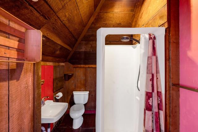 486 VAN BUREN ST, Monterey CA: https://media.crmls.org/mediaz/fc0d8ab6-b8db-41c8-9c63-5d3b4662c4f4.jpg