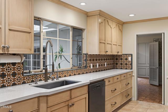 281 Glen Ellen Drive, Ventura CA: https://media.crmls.org/mediaz/fc0db4a3-a82c-46f0-8818-70b5b1f7396a.jpg