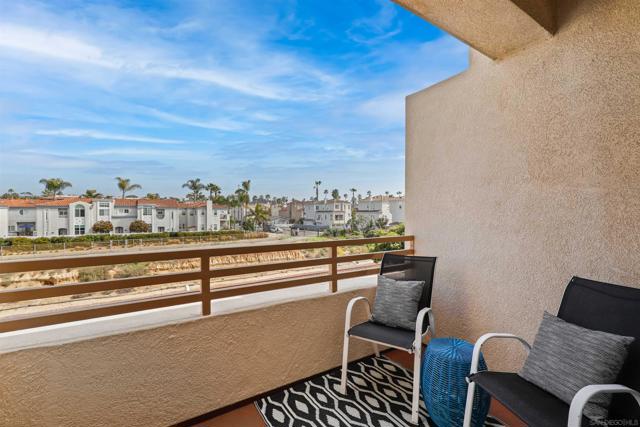 266 Neptune Way, Oceanside, California 92054, 2 Bedrooms Bedrooms, ,2 BathroomsBathrooms,Condominium,For Sale,Neptune Way,250020198SD