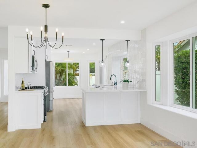 4951 DELOS WAY, Oceanside CA: https://media.crmls.org/mediaz/fc0dcefb-8d36-4ada-81fa-22c9e0395b90.jpg