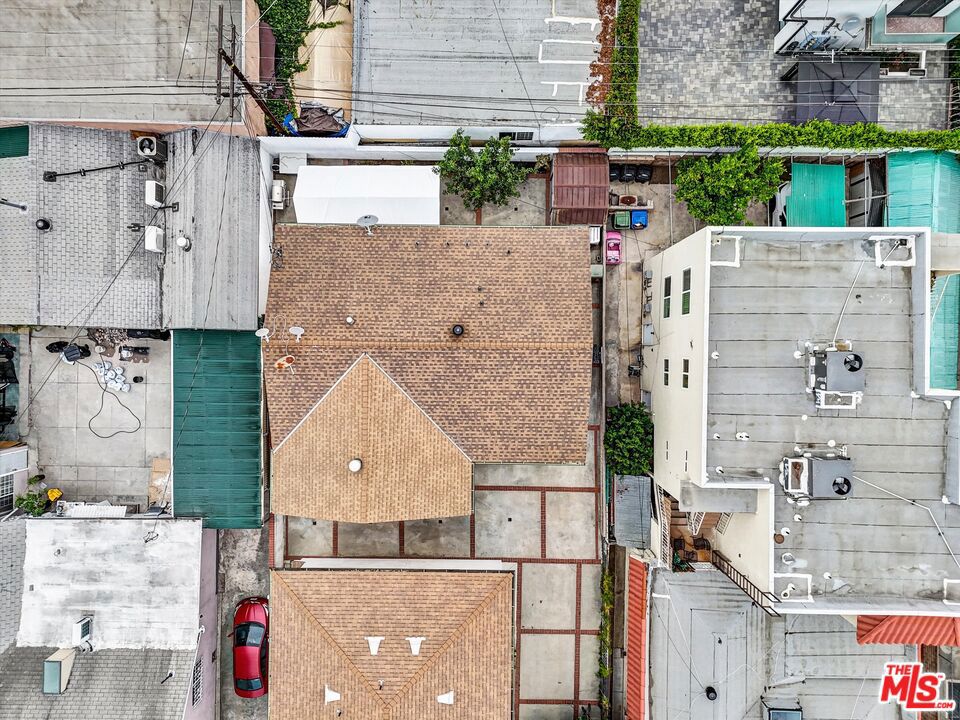 https://media.crmls.org/mediaz/fc0ddb63-29b1-4dd4-852d-fc5d1b0032c3.jpg?preset=X-Large