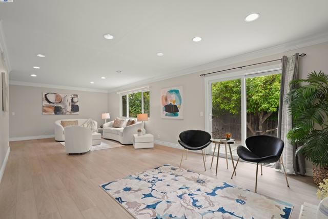 501 Amherst Ct, San Ramon CA: https://media.crmls.org/mediaz/fc0e367a-ed71-4437-8c02-b78d06e8b37c.jpg
