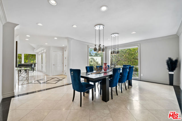 16221 Elisa Place, Encino CA: https://media.crmls.org/mediaz/fc0e3931-3581-40fe-9fa5-5b8ffd8b9ca6.jpg
