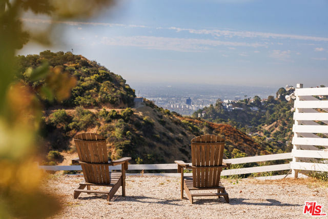 8207 Mulholland Drive, Los Angeles CA: https://media.crmls.org/mediaz/fc0e4ac4-a6a9-40fe-8f33-aaf3fa084361.jpg