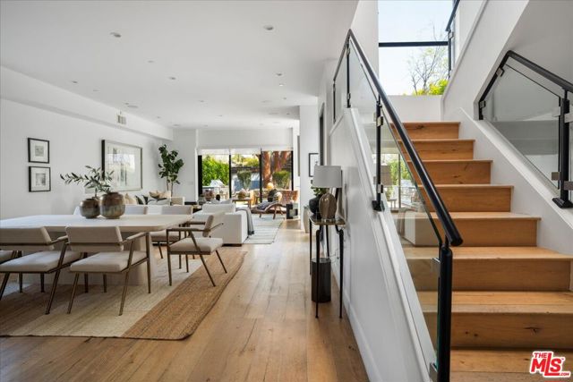 616 N FULLER Avenue, Los Angeles CA: https://media.crmls.org/mediaz/fc0f494e-8da2-4910-8e32-055eae686e4d.jpg