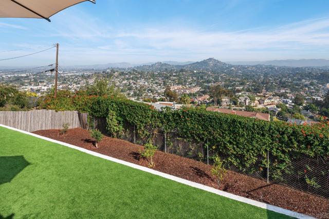 4258 Summit Drive, La Mesa CA: https://media.crmls.org/mediaz/fc0f6e7f-ed63-4193-8ad2-9fc8939ca1b5.jpg