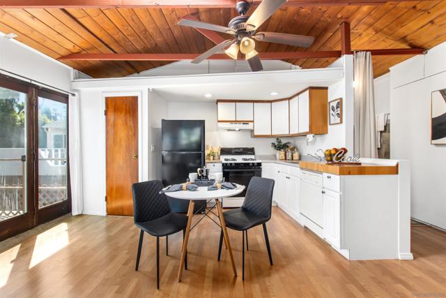 4723 Boulder Pl, La Mesa CA: https://media.crmls.org/mediaz/fc0faa82-c4a4-42b4-bd7b-21f7057c27ed.jpg