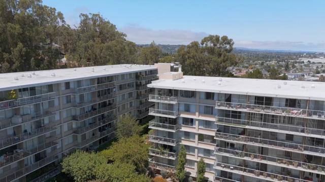 300 Davey Glen Road, Belmont CA: https://media.crmls.org/mediaz/fc0fcfb7-7982-45be-8521-9ed3b7e05ab5.jpg