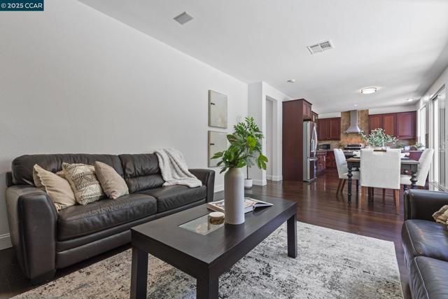631 Summerwood Dr, Brentwood CA: https://media.crmls.org/mediaz/fc0fdf94-0fe2-44c2-bd04-63d3a685d6f9.jpg