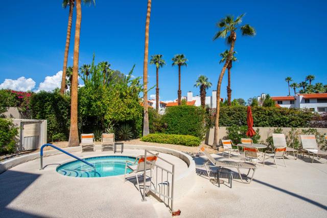 255 S Avenida Caballeros, Palm Springs CA: https://media.crmls.org/mediaz/fc100f46-0a58-4893-89ba-4a8c4957729c.jpg