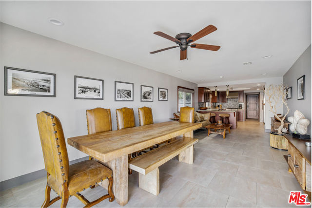 18074 Coastline Drive, Malibu CA: https://media.crmls.org/mediaz/fc10eb51-789d-4959-9a96-5c0e8cdd73c1.jpg