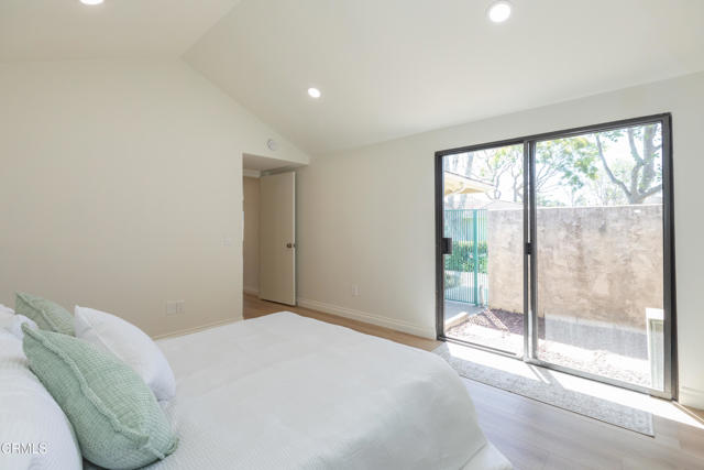 Detail Gallery Image 19 of 28 For 838 Sandberg Ln, Ventura,  CA 93003 - 2 Beds | 2 Baths