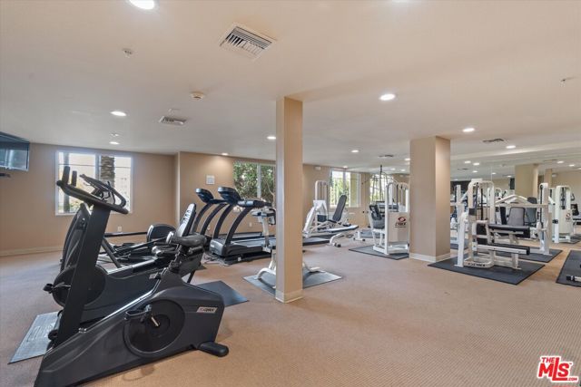 13200 Pacific Promenade, Playa Vista CA: https://media.crmls.org/mediaz/fc12d742-c52c-48f4-9851-1e5cd1a19287.jpg