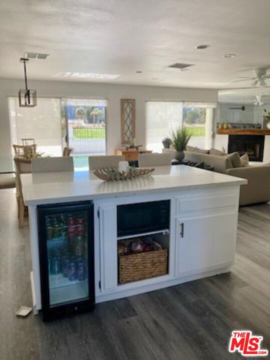 76983 California Drive, Palm Desert CA: https://media.crmls.org/mediaz/fc136d8d-eb3a-4c95-88d2-2f6c4e4ba967.jpg
