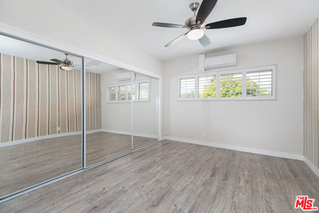 1233 N Laurel Avenue, West Hollywood CA: https://media.crmls.org/mediaz/fc14e48d-8b80-4dca-89ee-18e1712c77c7.jpg