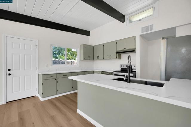 197 Carolos Drive, Pacheco CA: https://media.crmls.org/mediaz/fc1532f3-b7f4-4d57-95a2-67e8e4a5b858.jpg