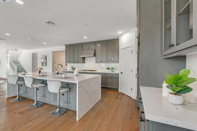 2222 Davie Pl, Tracy CA: https://media.crmls.org/mediaz/fc154518-ad24-4522-bf9d-30d05d3f7f66.jpg