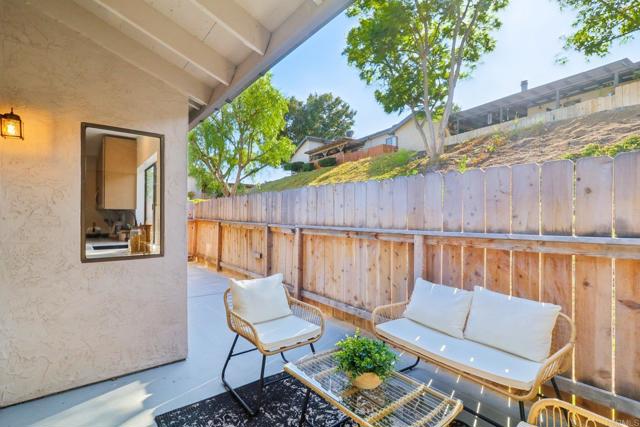 Detail Gallery Image 25 of 36 For 737 Nob Cir, Vista,  CA 92084 - 2 Beds | 2 Baths