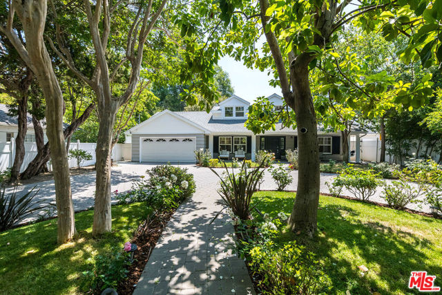 3544 Laurel Canyon Boulevard, Studio City CA: https://media.crmls.org/mediaz/fc15780e-8755-44d5-afcc-92d1e63a5e94.jpg