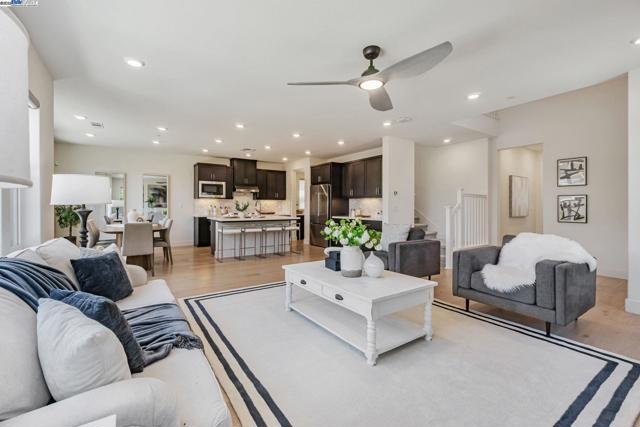 2002 Davoli Ct, San Ramon CA: https://media.crmls.org/mediaz/fc15ef53-e4c3-4ab8-ada4-8ab94af99172.jpg