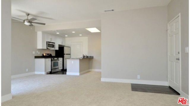 973 WESTCREEK Lane, Westlake Village CA: https://media.crmls.org/mediaz/fc164cae-e3ae-4ef4-9b5a-7180ba331d77.jpg