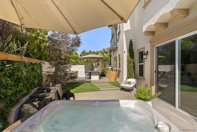 4706 Chase Ct, Carlsbad CA: https://media.crmls.org/mediaz/fc166aa0-d751-4fb0-83fb-47692f1ad8aa.jpg