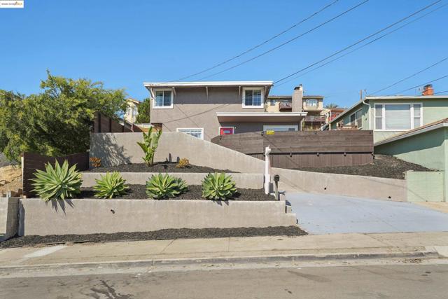 17324 Ehle St, Castro Valley CA: https://media.crmls.org/mediaz/fc1701aa-5056-4e11-8ba4-141cf2ac887e.jpg