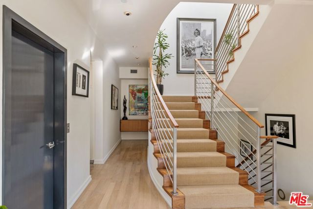1573 Sunset Plaza Drive, Los Angeles CA: https://media.crmls.org/mediaz/fc1753ca-5a9a-4df3-986a-27e7b1749600.jpg