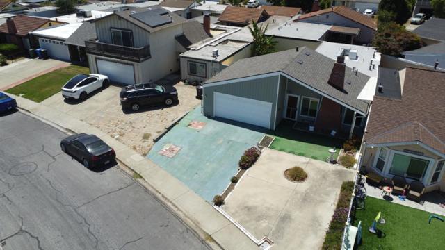 33157 Lake Superior Place, Fremont CA: https://media.crmls.org/mediaz/fc17b4cd-4186-49ad-9f42-c02493215216.jpg