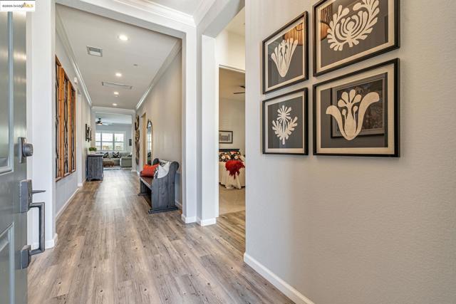 226 Wynn St, Oakley CA: https://media.crmls.org/mediaz/fc190331-73b2-4078-a458-9e955ade1e71.jpg