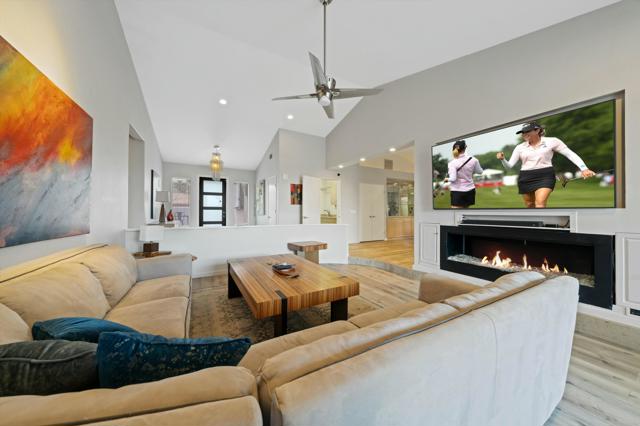73112 Bel Air, Palm Desert CA: https://media.crmls.org/mediaz/fc193153-b7e1-47d5-9bc2-e902db6ba5d0.jpg