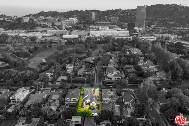 10445 Valley Spring Lane, Toluca Lake CA: https://media.crmls.org/mediaz/fc19b468-29a5-4ffa-8b7a-3a2fb90e5b32.jpg