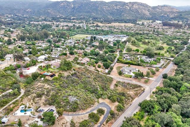 Detail Gallery Image 7 of 13 For 25183 Jesmond Dene Rd, Escondido,  CA 92026 - – Beds | – Baths