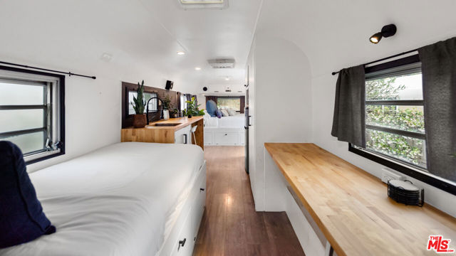 272 N Topanga Canyon Boulevard, Topanga CA: https://media.crmls.org/mediaz/fc19fe3a-59f2-47f9-aa78-ab90d6e4fd9f.jpg