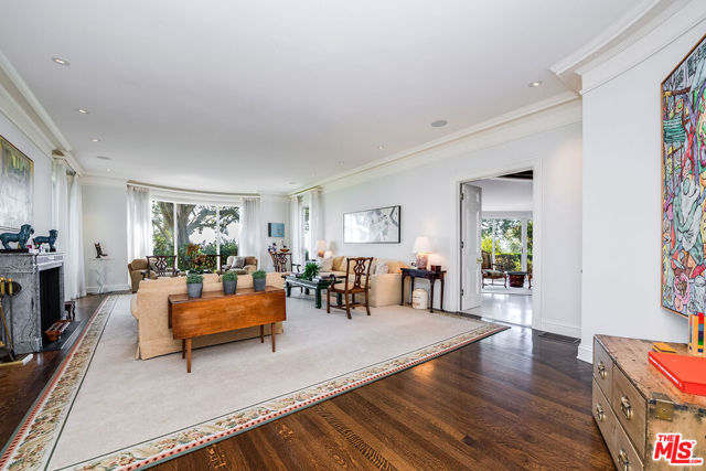 11080 Chalon Road, Los Angeles CA: https://media.crmls.org/mediaz/fc1a3d19-56fb-41c4-a564-bb6f8c70fa42.jpg