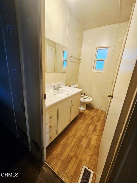 Detail Gallery Image 7 of 11 For 10685 Blackburn Pl #9,  Ventura,  CA 93004 - 2 Beds | 2 Baths