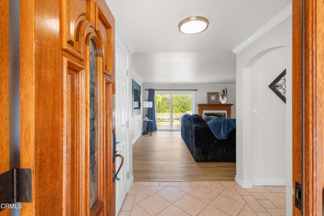 Detail Gallery Image 4 of 45 For 1036 Stanford Dr, Simi Valley,  CA 93065 - 5 Beds | 2/1 Baths