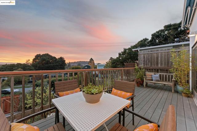 608 Colusa Ave, Berkeley CA: https://media.crmls.org/mediaz/fc1bb4ec-20be-4a57-8b24-e505006f67c6.jpg