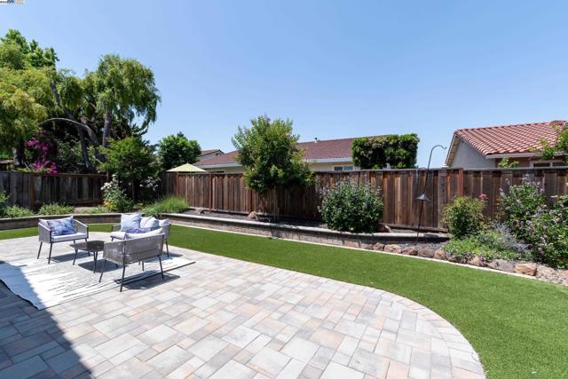 4406 Sugarland Ct, Concord CA: https://media.crmls.org/mediaz/fc1be59a-49ec-4709-bea7-6ed63fffe3c4.jpg