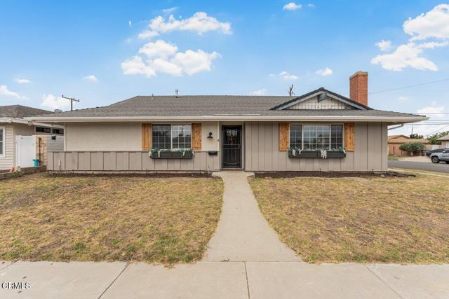 1431 Lakehurst Street, Oxnard CA: https://media.crmls.org/mediaz/fc1c9d5e-6e59-4dff-9da5-c4d42cd06326.jpg