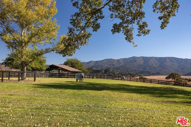 1430 Count Fleet Street, Santa Ynez CA: https://media.crmls.org/mediaz/fc1d7b8c-5ea4-4896-8bb2-d575775c801f.jpg