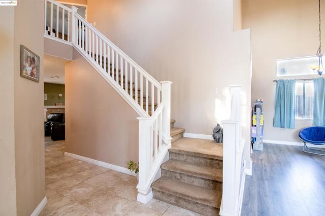 3985 S Coral Ct, Discovery Bay CA: https://media.crmls.org/mediaz/fc1d86e7-3009-45b3-86eb-fd7859b5b0a0.jpg