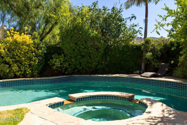 29636 Quail Run Drive, Agoura Hills CA: https://media.crmls.org/mediaz/fc1de776-1f8f-4468-9d52-c117dd4e4527.jpg