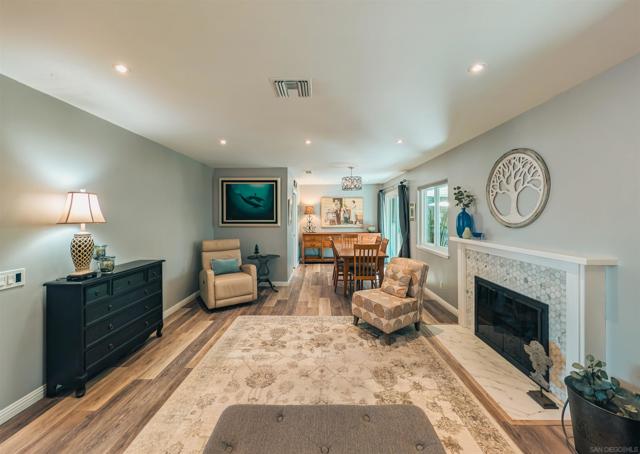 16482 Roca Dr, San Diego CA: https://media.crmls.org/mediaz/fc1e4d0f-4344-471f-a0b9-8ceb2c508d25.jpg